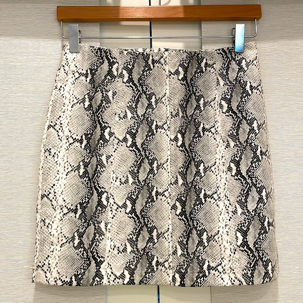 BRAND NEW!SNAKE SKIN PLEATHER SKIRT FROM AKIRA! BRAND NEW WITH TAGS! Size: SMALL